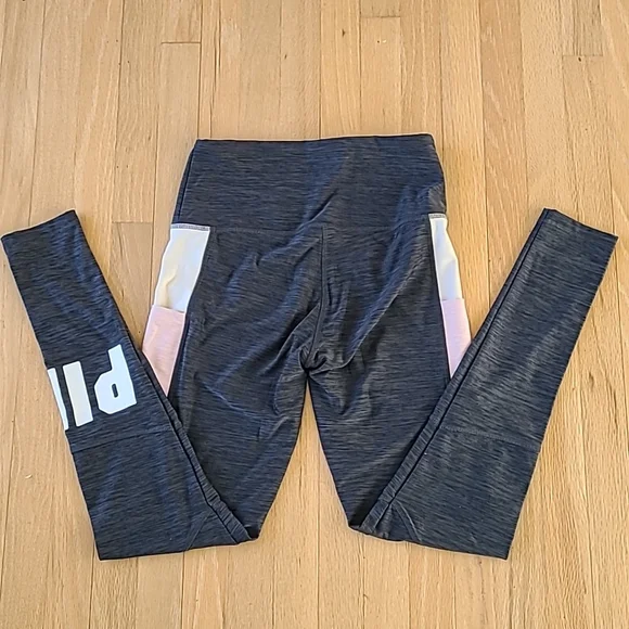 VS Pink Sports Top and Leggings Set - Picture 5 of 6